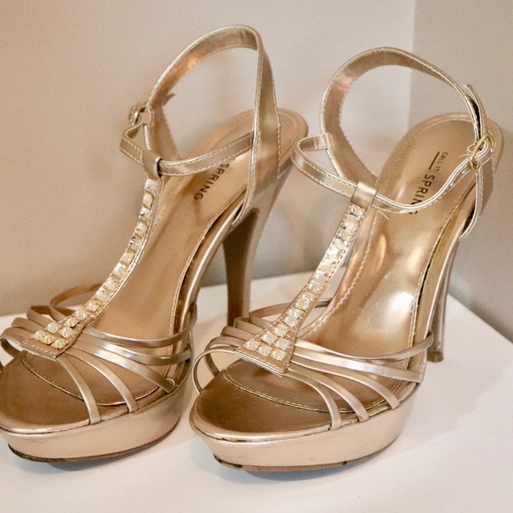 Heels - Picture 1 of 5